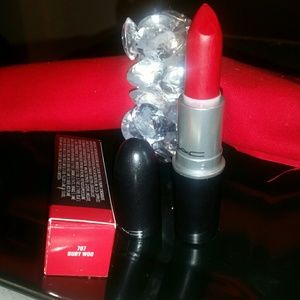 MAC Ruby Woo